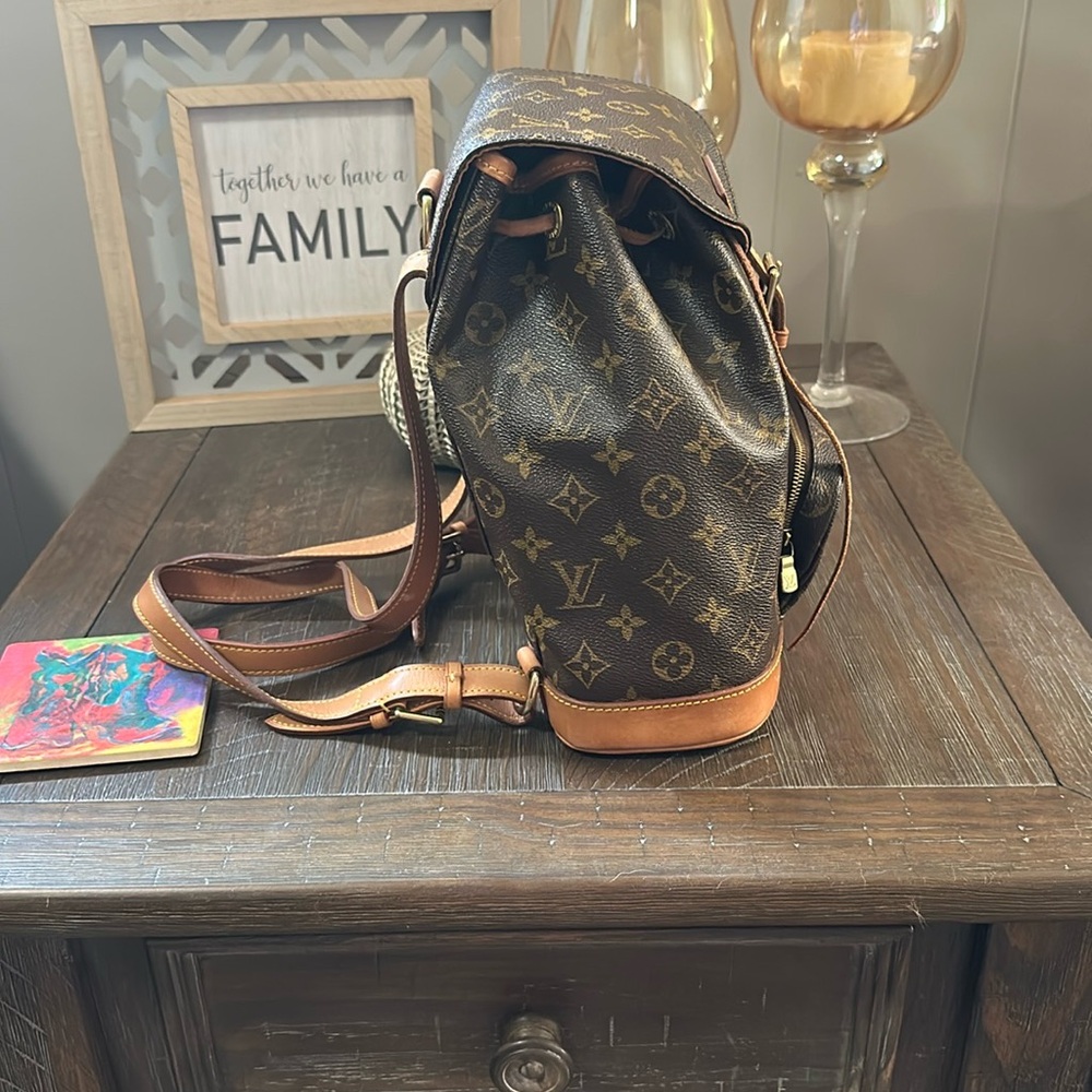 Louis Vuitton monogram montsouris mm bag only - Picture 5 of 17